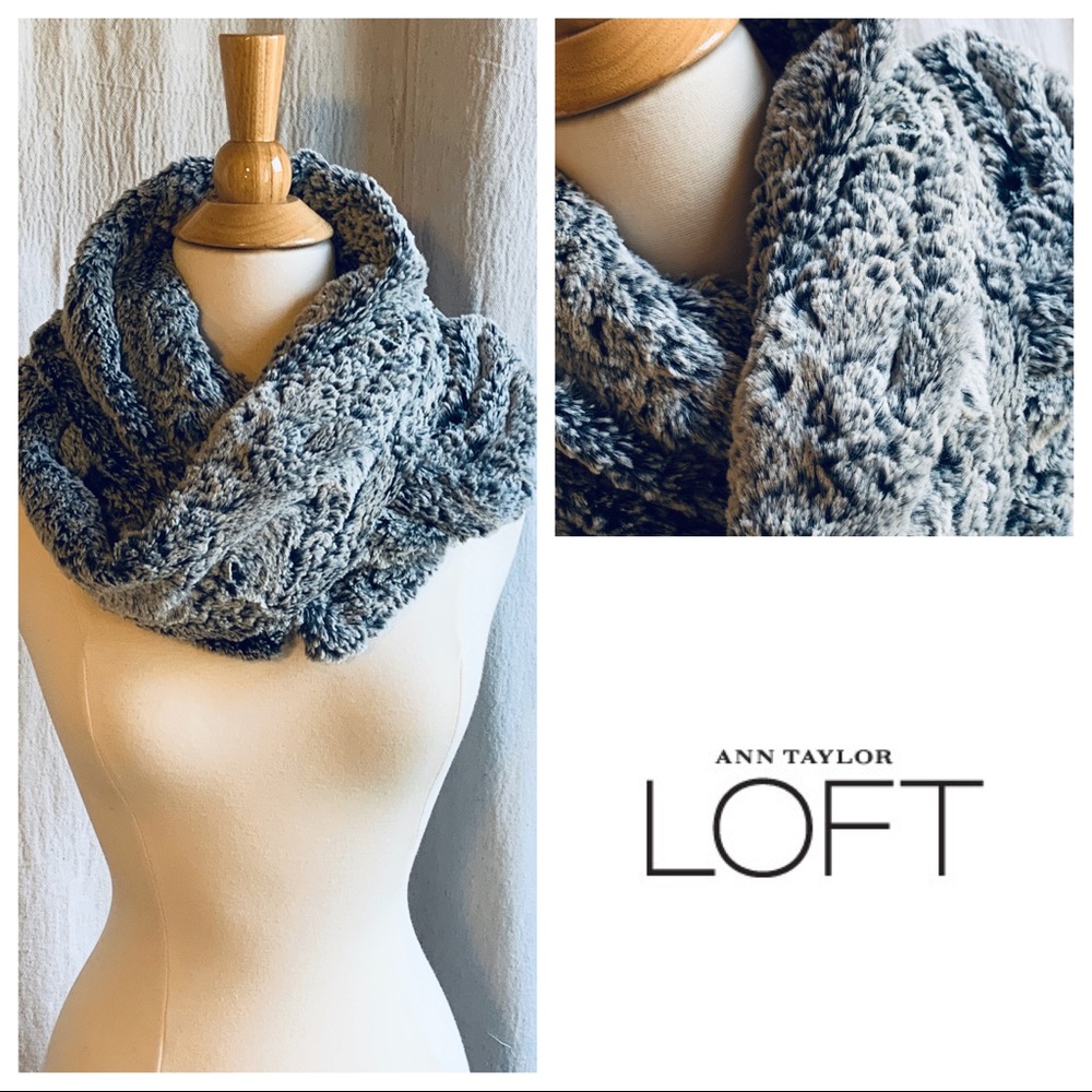 Ann Taylor Loft Faux Fur Infinity Scarf, Gray